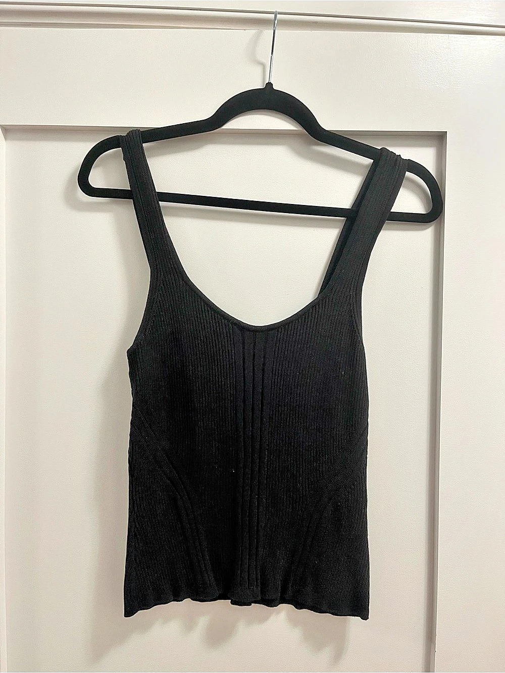 White House Black Market Ribbed Knit Tank Top in Black Size Medium Like New